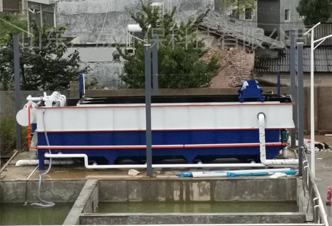 藍(lán)白色氣浮機(jī)現(xiàn)場  (5)_副本.jpg